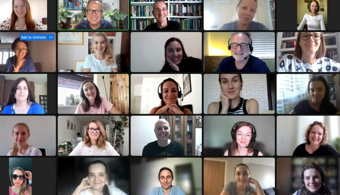 Teachers connecting in a live iTDi course session